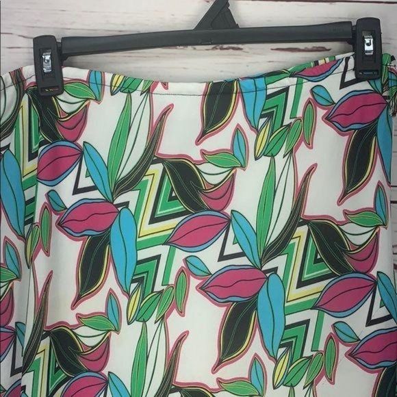 D.F.A New York‎ Large Multicolor Leaf Print Skirt - Picture 4 of 6
